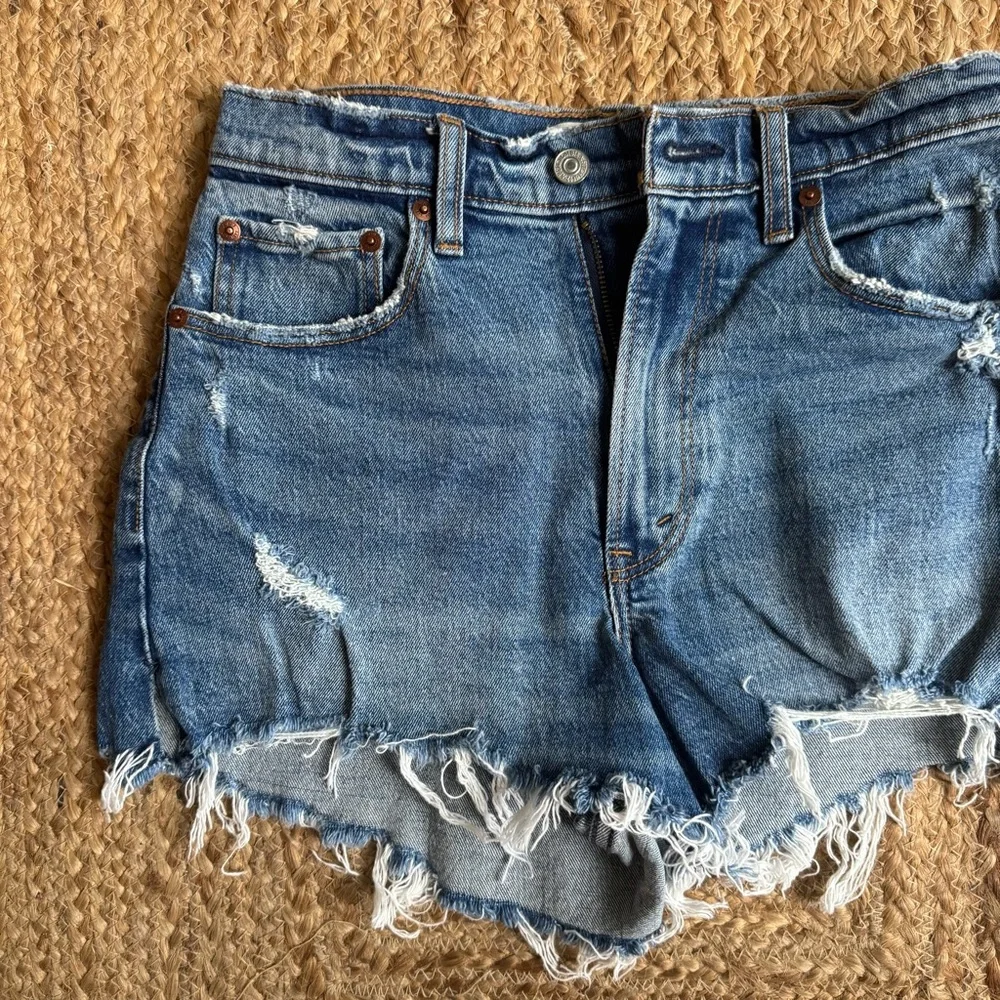 Abercrombie & Fitch Curve Love Cutoff Short | Blue Distressed Jean Shorts Sz 26